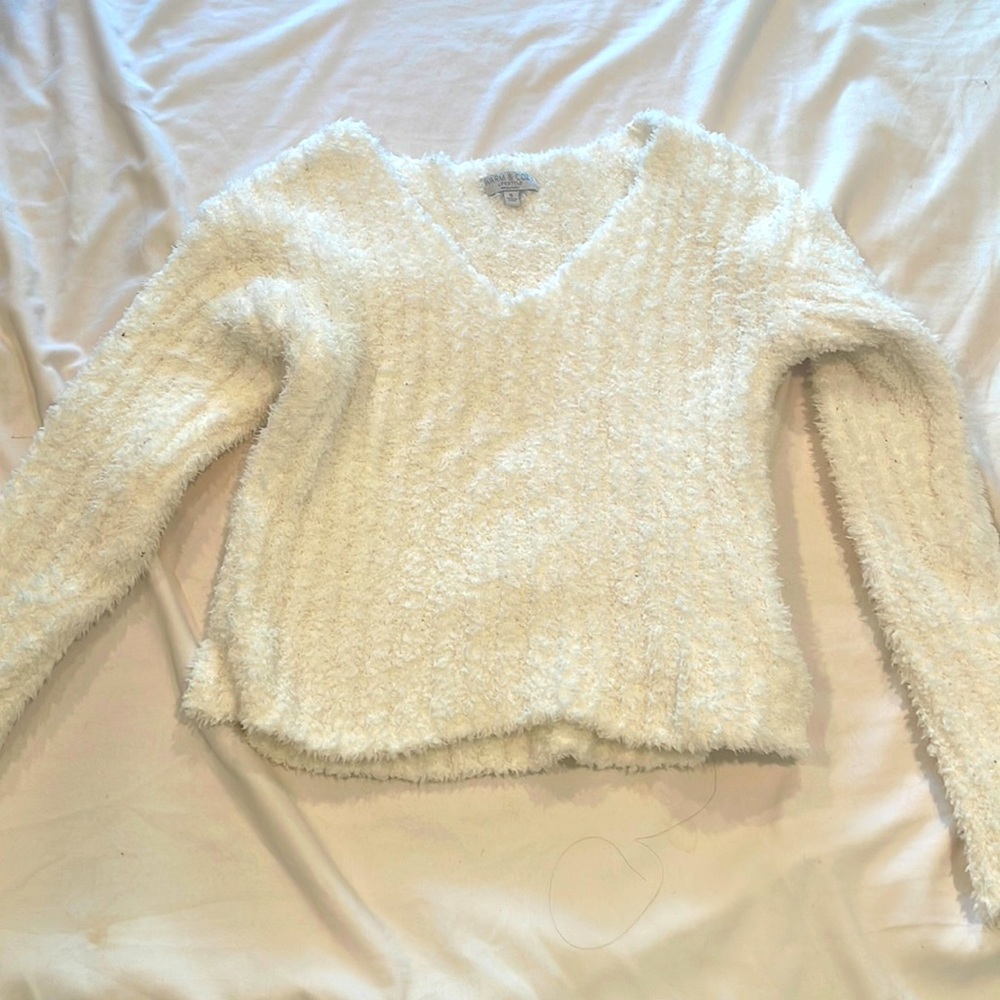 Warm and cozy chenille sweater. White. Off shoulder. Small